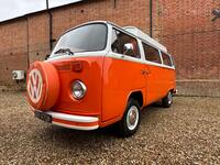 VOLKSWAGEN T2 BAY WINDOW