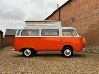 VOLKSWAGEN T2 BAY WINDOW