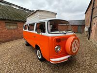 VOLKSWAGEN T2 BAY WINDOW