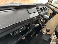 VOLKSWAGEN T2 BAY WINDOW