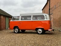 VOLKSWAGEN T2 BAY WINDOW