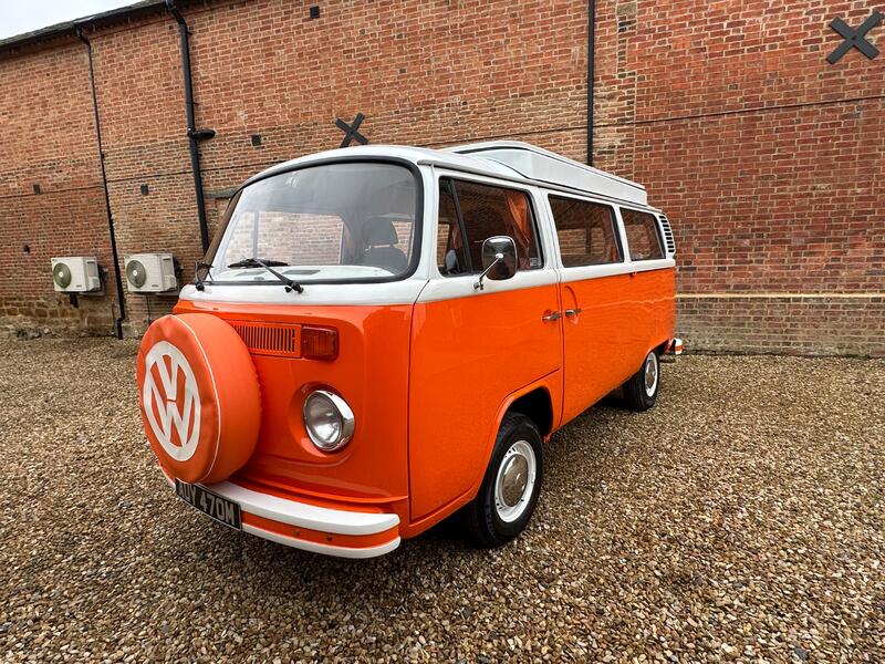 VOLKSWAGEN T2 BAY WINDOW