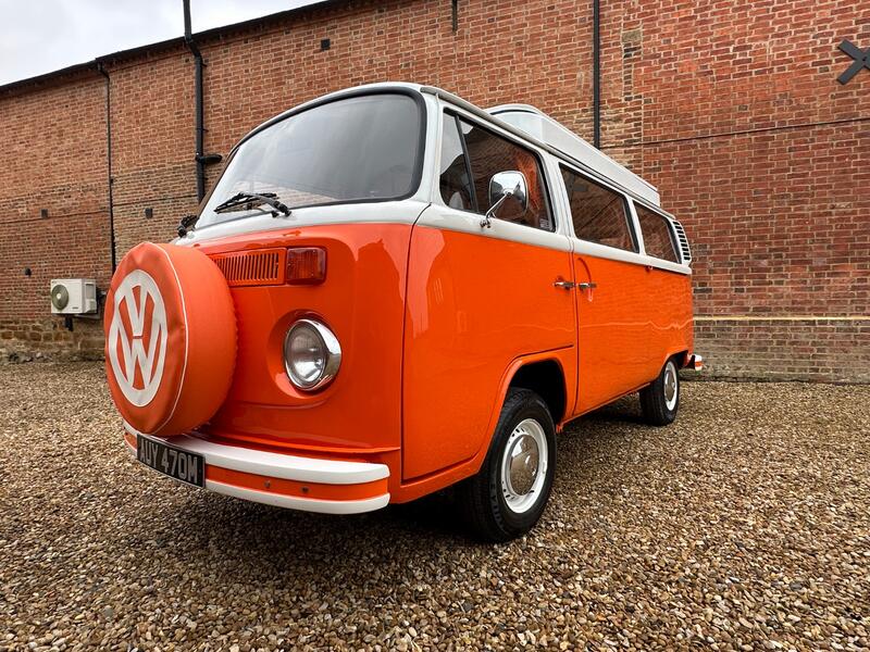VOLKSWAGEN T2 BAY WINDOW