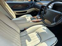 ASTON MARTIN DB7