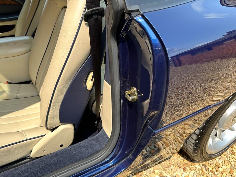 ASTON MARTIN DB7