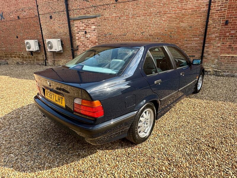 BMW 3 SERIES