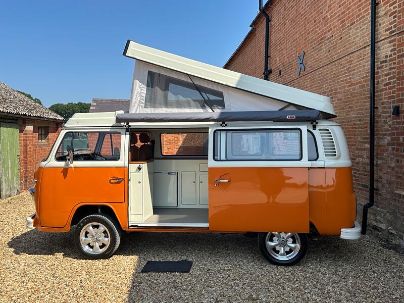 VOLKSWAGEN TRANSPORTER