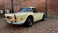 TRIUMPH TR5