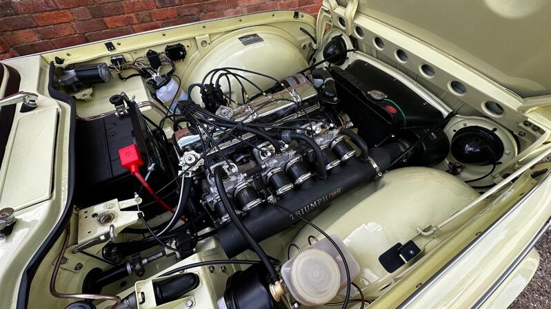 TRIUMPH TR5