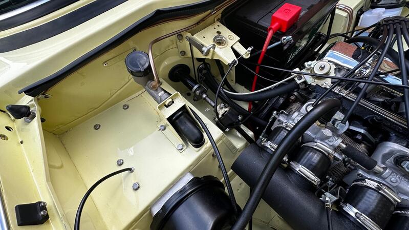 TRIUMPH TR5