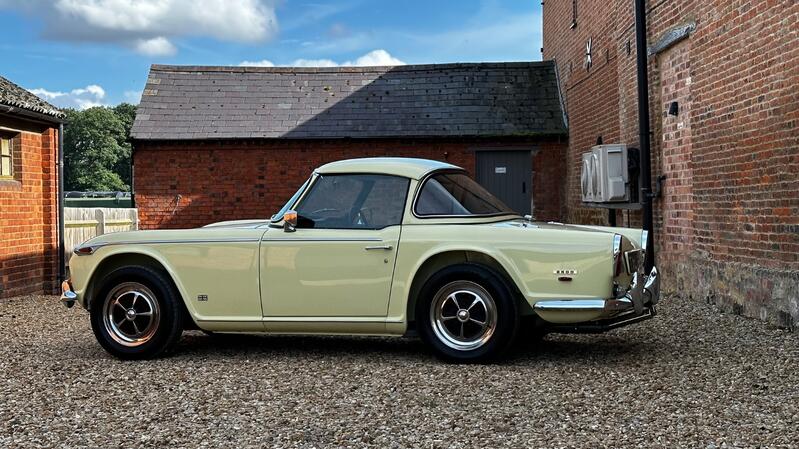 TRIUMPH TR5
