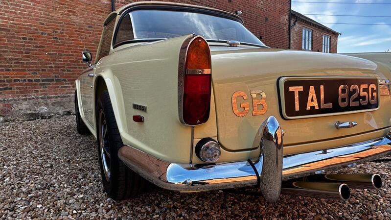 TRIUMPH TR5