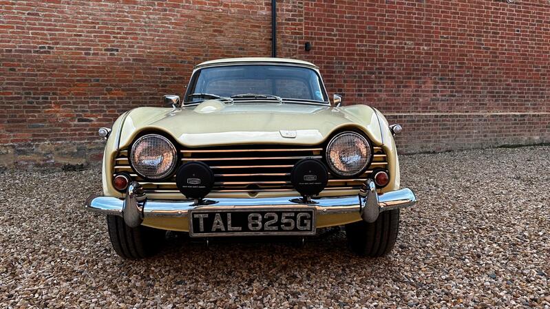 TRIUMPH TR5