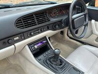 PORSCHE 944