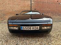 PORSCHE 944