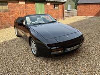 PORSCHE 944