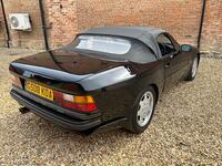 PORSCHE 944