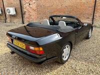 PORSCHE 944