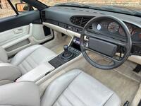 PORSCHE 944
