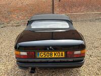 PORSCHE 944