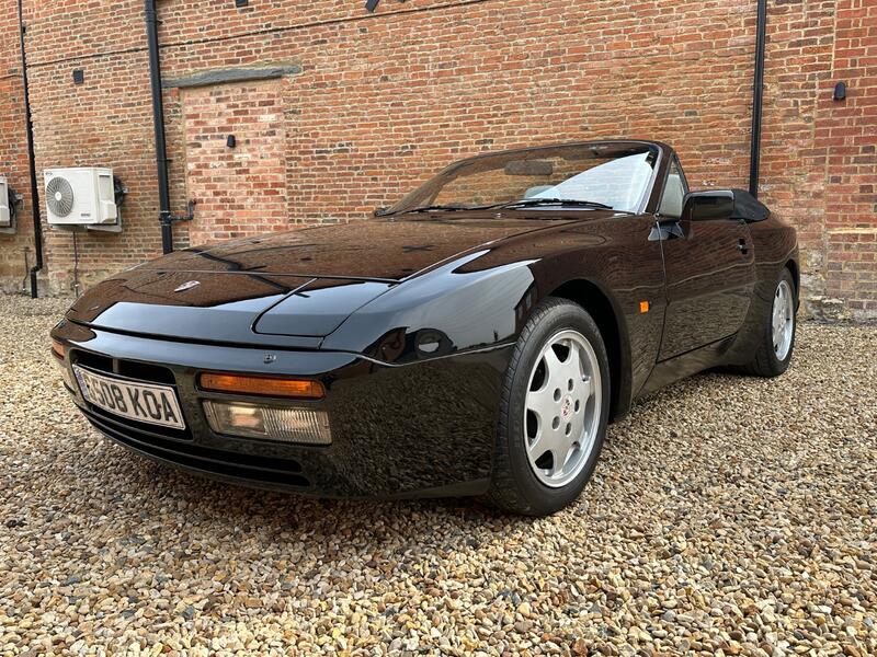 PORSCHE 944