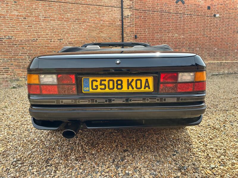 PORSCHE 944