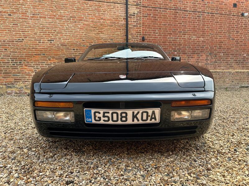 PORSCHE 944