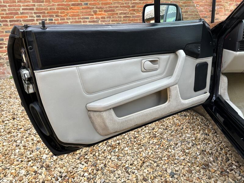 PORSCHE 944