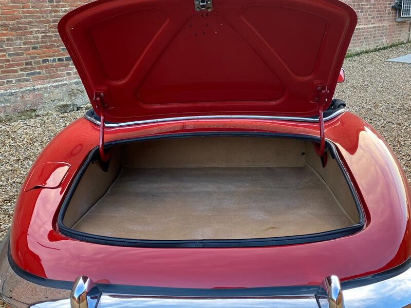 JAGUAR E-TYPE
