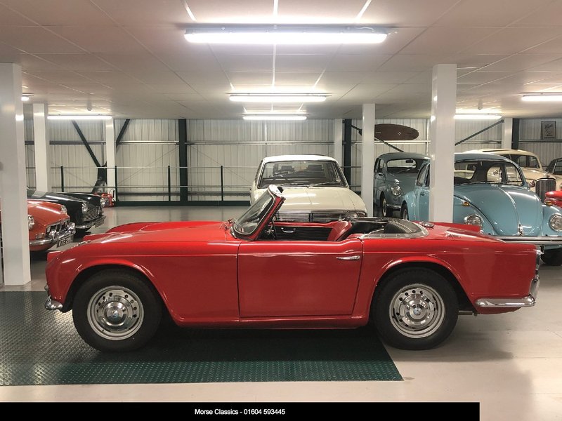 TRIUMPH TR4