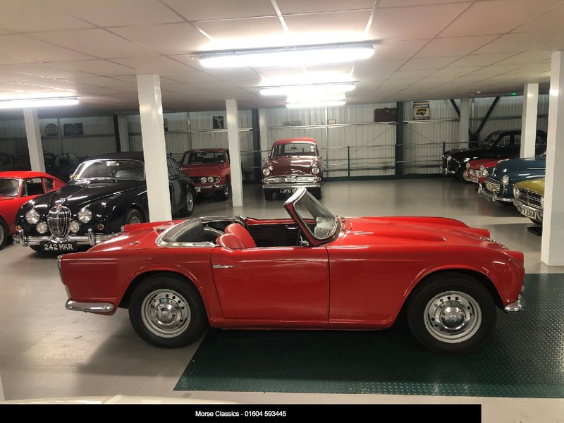 TRIUMPH TR4