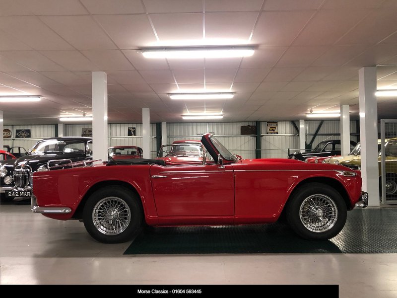 TRIUMPH TR4