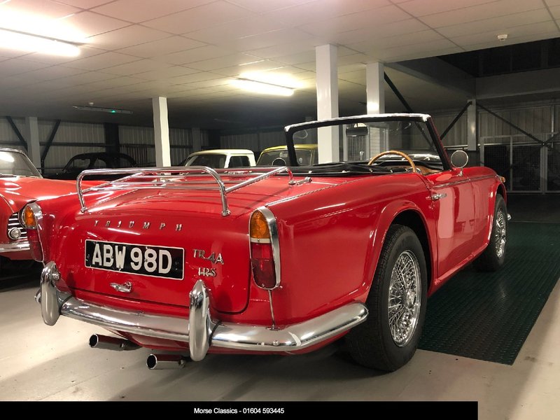 TRIUMPH TR4