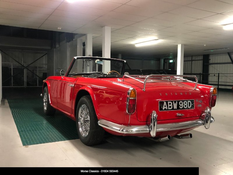 TRIUMPH TR4