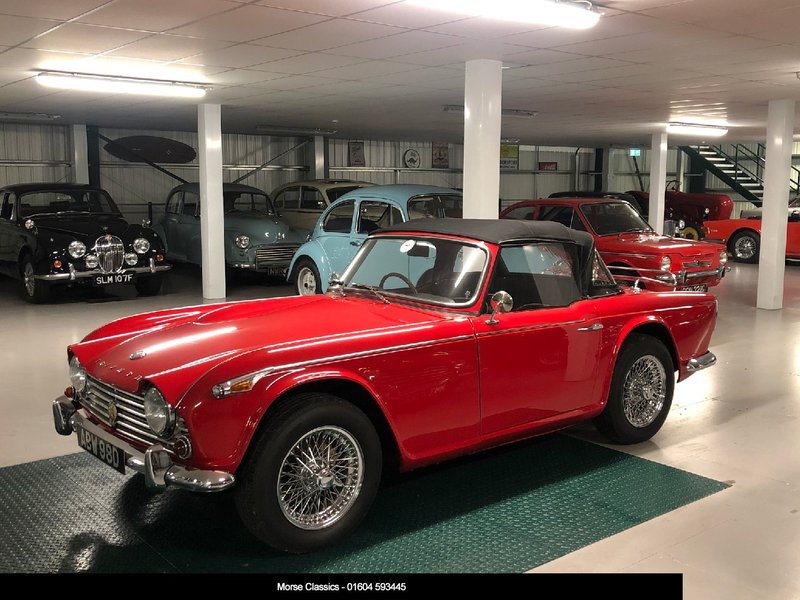 TRIUMPH TR4