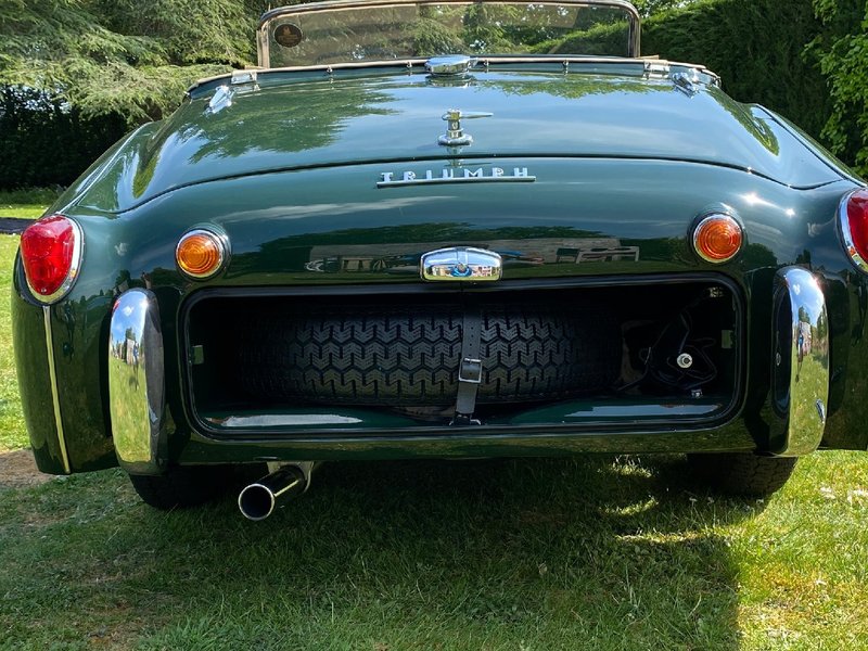 TRIUMPH TR3