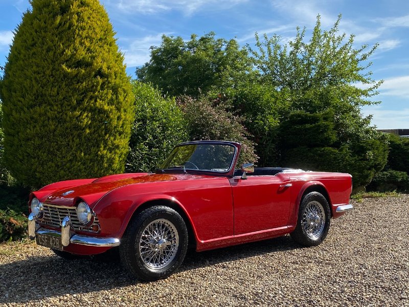 TRIUMPH TR4