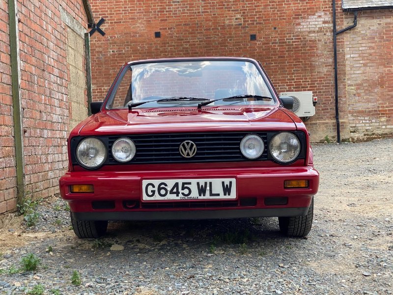 VOLKSWAGEN GOLF