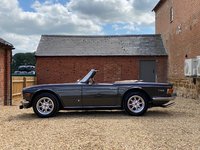 TRIUMPH TR6