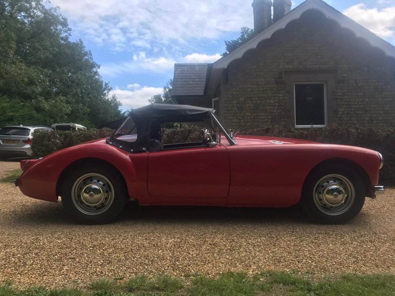 MG MGA