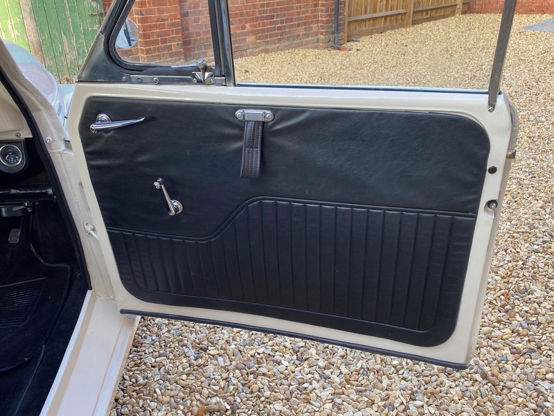 MORRIS MINOR