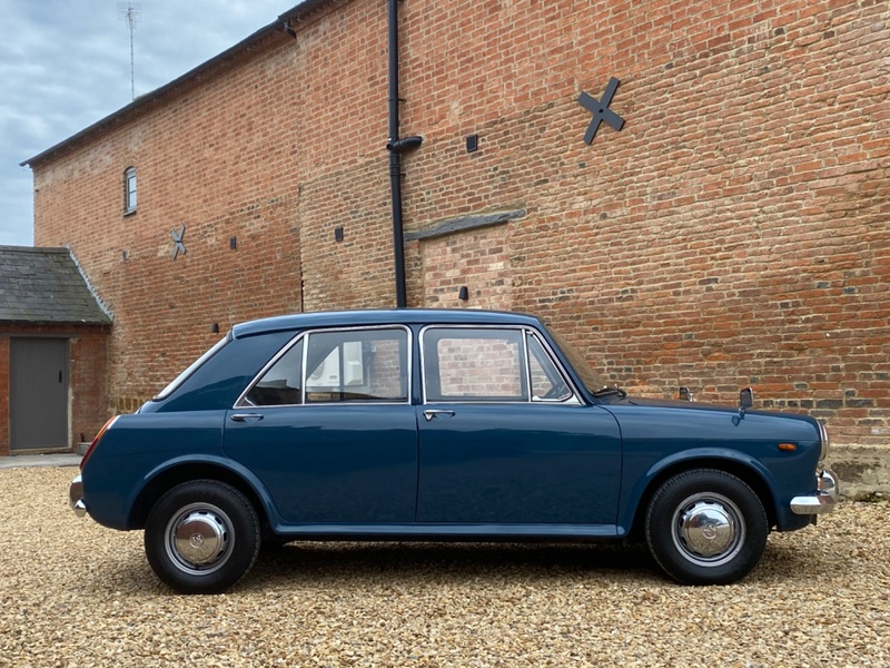 MORRIS 1100