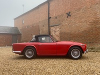 TRIUMPH TR4