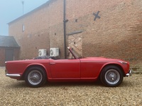 TRIUMPH TR4