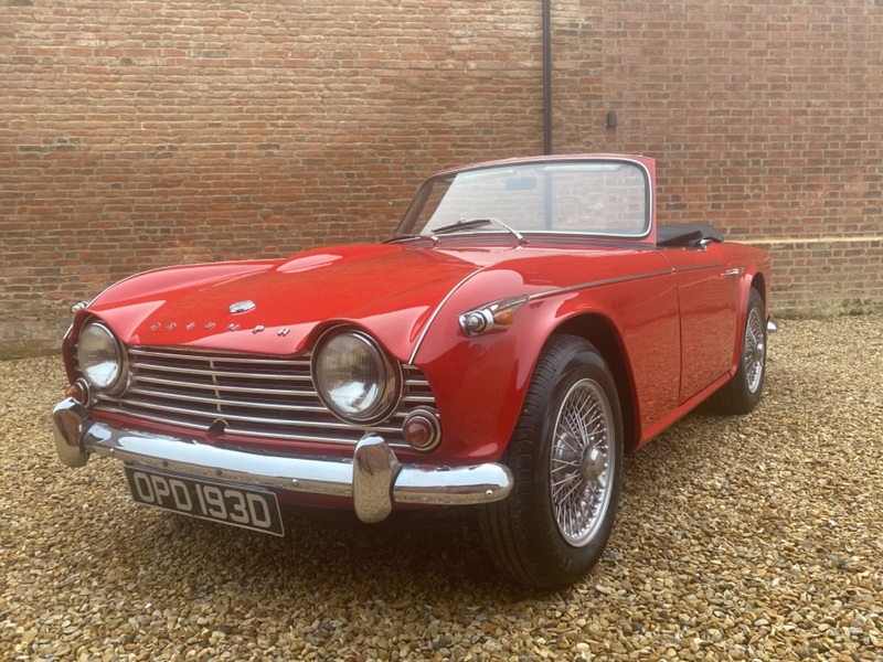 TRIUMPH TR4