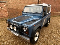 LAND ROVER DEFENDER 90