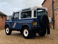 LAND ROVER DEFENDER 90