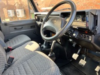 LAND ROVER DEFENDER 90