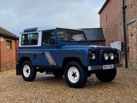 LAND ROVER DEFENDER 90