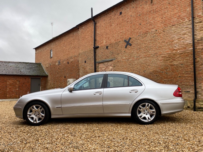 MERCEDES-BENZ E CLASS